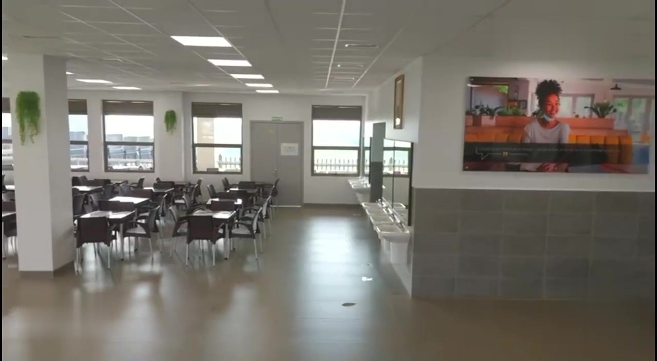 La salle de lecture de la bibliothèque du campus